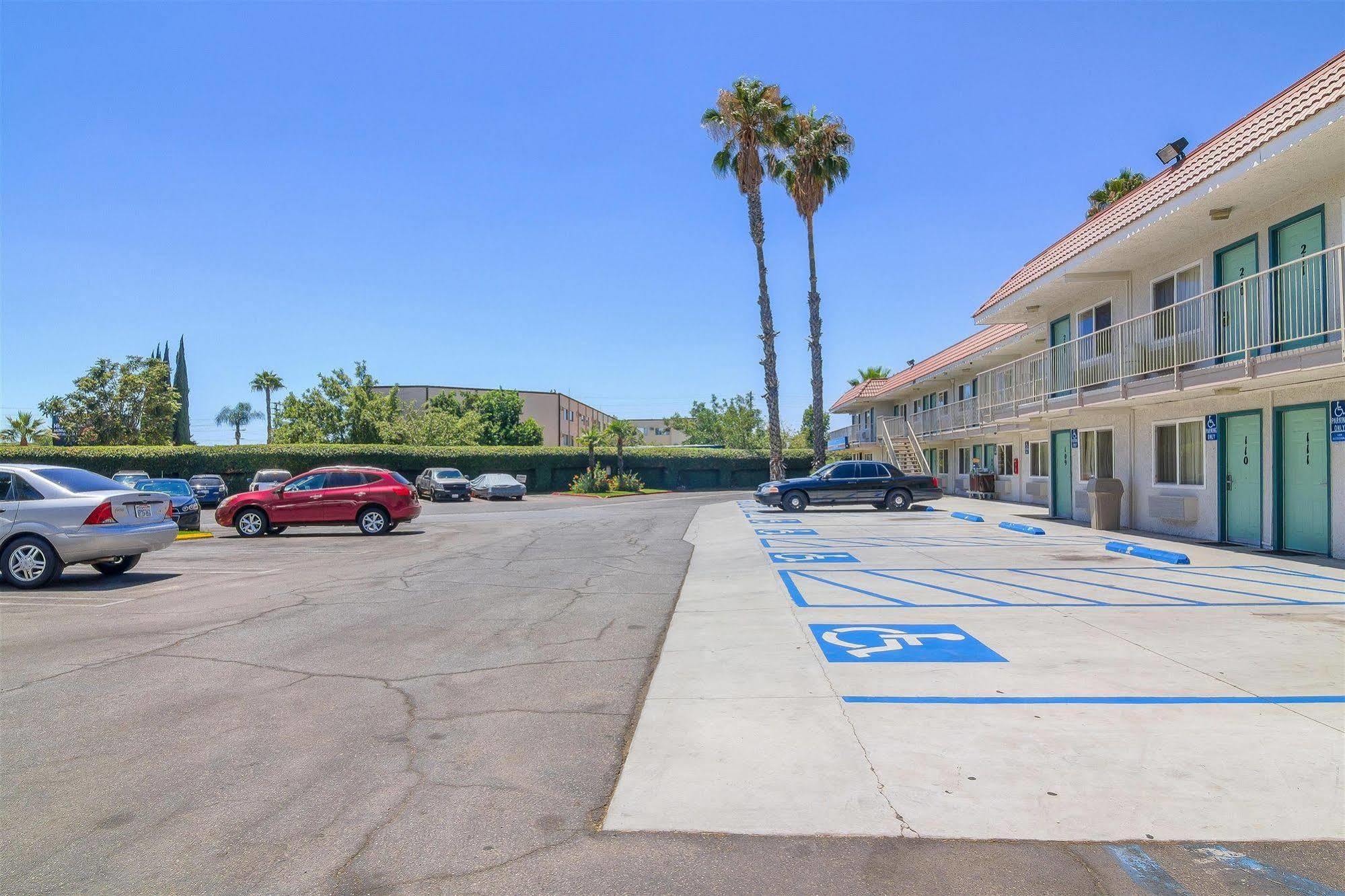 Motel 6-Sepulveda, Ca - Los Angeles - Van Nuys - North Hills מראה חיצוני תמונה